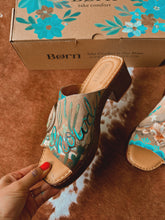 Howdy Longhorn- Born shoes size 9