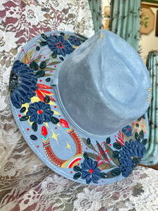 Top and bottom painted horseshoe