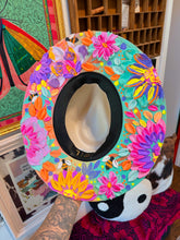 Colorful underbrim top, and bottom painted size L