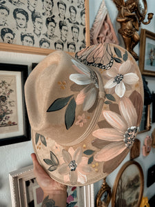 Butterfly neutral florals