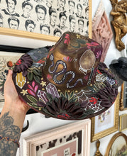 MYSTERY HOCUS POCUS HAT