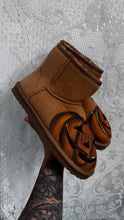 Spooky retro pumpkin size 9