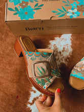 Howdy Longhorn- Born shoes size 9