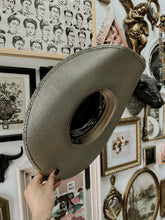 Black alternative straw cowgirl hat champagne underbrim Size small 55 cm (beaded work)