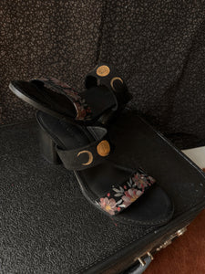 Black practical magic size 8.5
