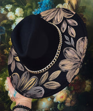 Golden florals with chain band