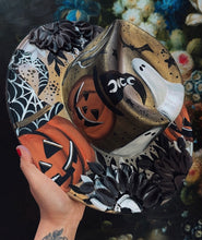 Retro gold and silver spooky hat