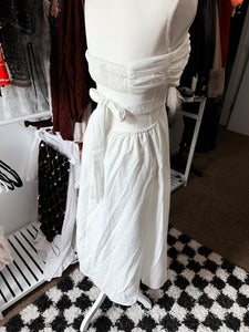 White flowy cotton blend dress waist snatching size L ￼(hello Molly)