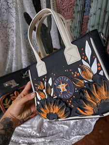 Astros Crossbody textured florals