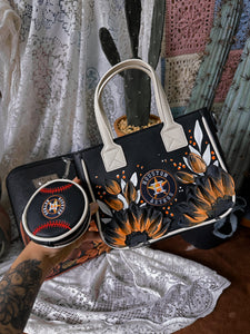Astros Crossbody textured florals