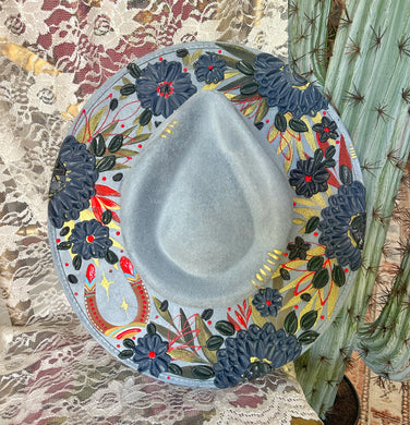 Top and bottom painted horseshoe