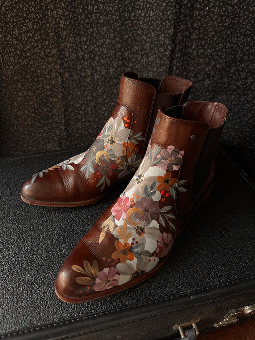 Genuine soft leather painted boots size 8.5