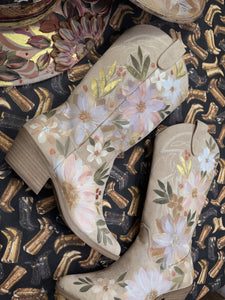 Cowgirl Boots Florals: size 7