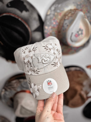Biege Chiefs hat with tan and white