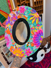 Colorful underbrim top, and bottom painted size L