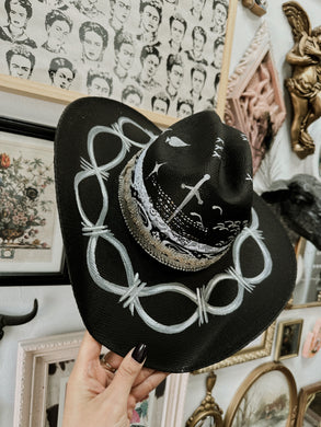 Black alternative straw cowgirl hat champagne underbrim Size small 55 cm (beaded work)