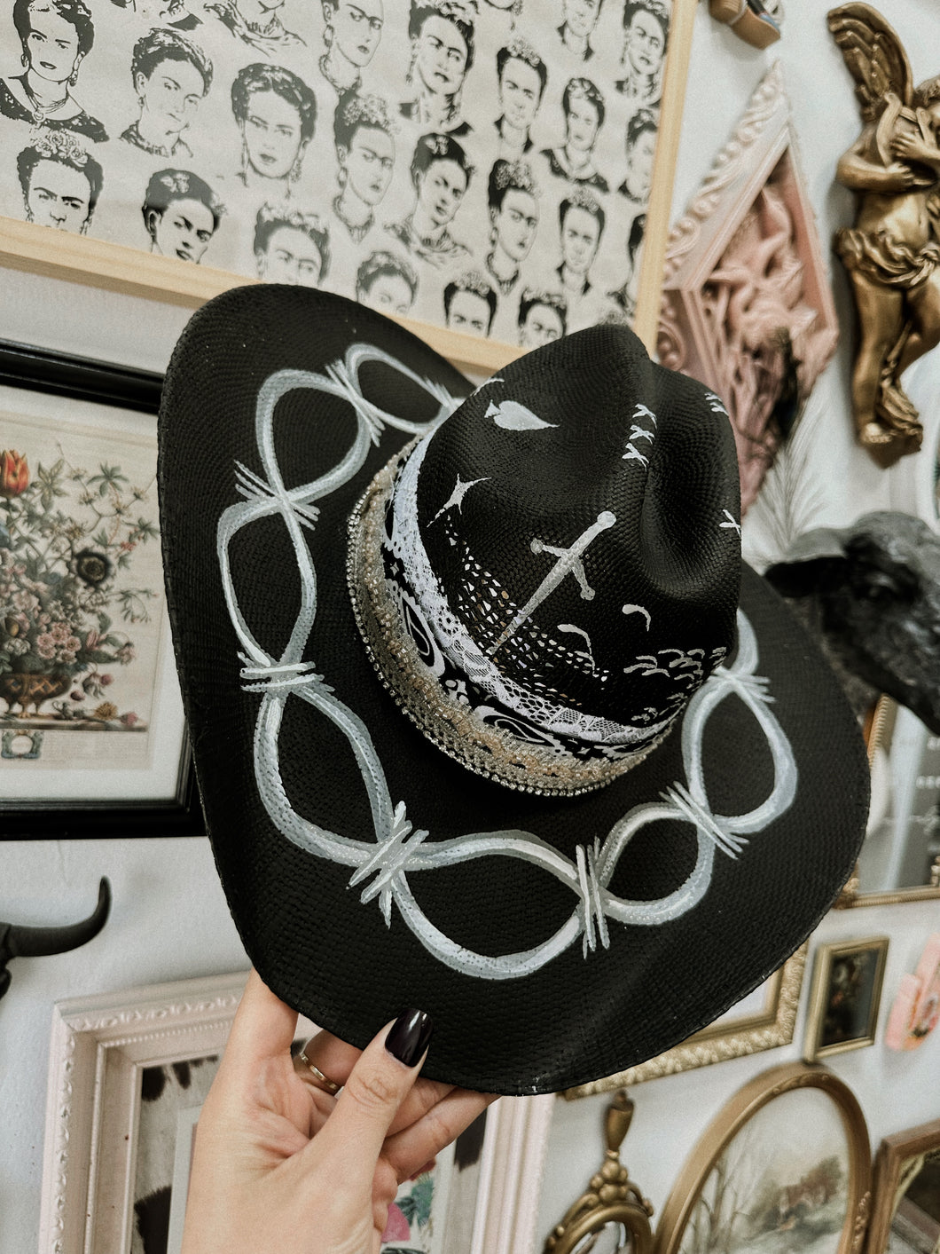 Black alternative straw cowgirl hat champagne underbrim Size small 55 cm (beaded work)