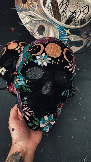 Black velvet moon mask