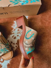 Howdy Longhorn- Born shoes size 9