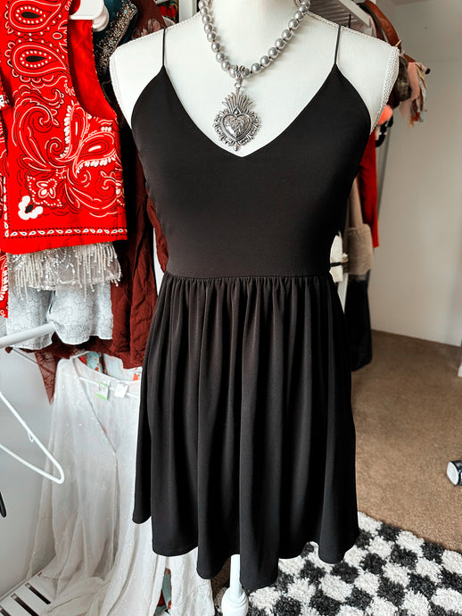 Flowy bouncy braless black LBD size s/m
