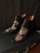 Witchy cowgirl boots size 8
