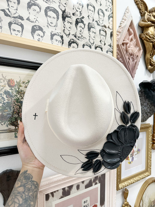 BLACK FRIDAY: Ivory hat with little cross