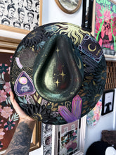 Witchy color shift size large