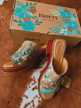 Howdy Longhorn- Born shoes size 9