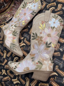 Cowgirl Boots Florals: size 7