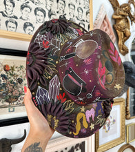 MYSTERY HOCUS POCUS HAT