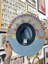 Top and bottom painted horseshoe