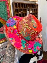 Colorful vibrant leopard size L
