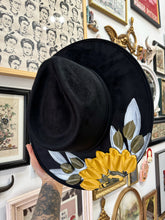 Black with sunflower size large