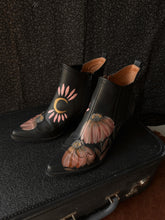 Witchy cowgirl boots size 8