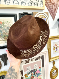 Mocha brim and brown painted masculine hat size large