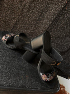 Black practical magic size 8.5