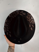 HALLOWEEN SPECIAL: Burgundy and Black regular brim