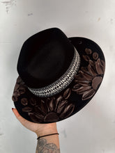 HALLOWEEN SPECIAL: Burgundy and Black regular brim